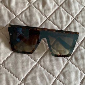 Animal print sunglasses